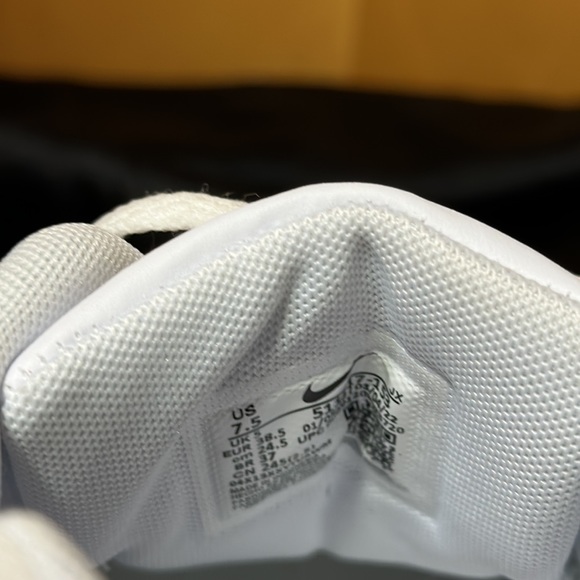 Like New Nike Athletic Shoes - Picture 8 of 15